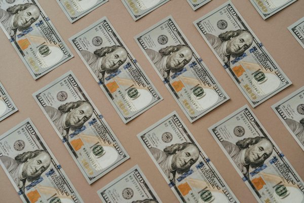 What are the best practices for setting rental prices in the UK real estate market?